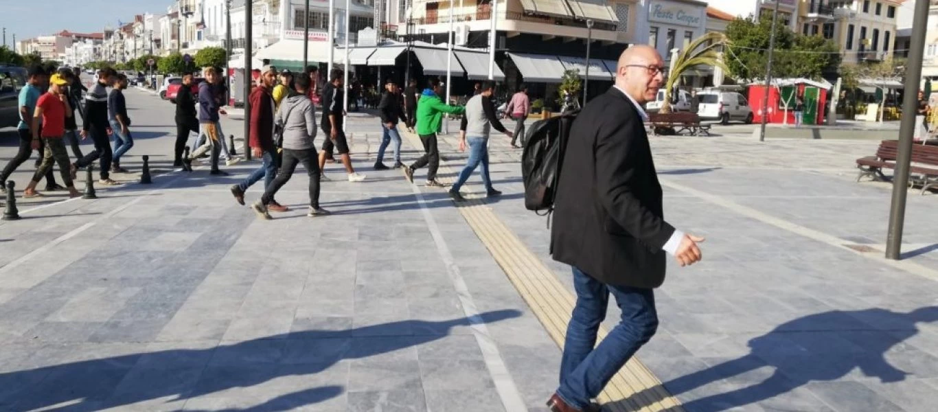 Δήμαρχος αν.Σάμου: «Αλλοδαποί με μέλη ΜΚΟ προσπάθησαν να καταλάβουν την πλατεία»